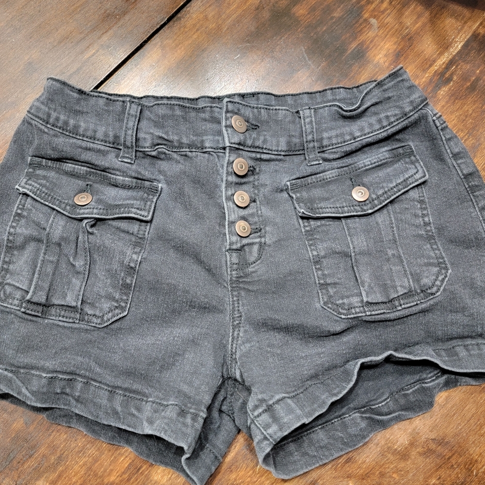 No Boundaries Junior's Black Button-Up Denim Shorts